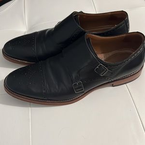 Johnston & Murphy Mens wingtip black leather shoes. Sz. 11